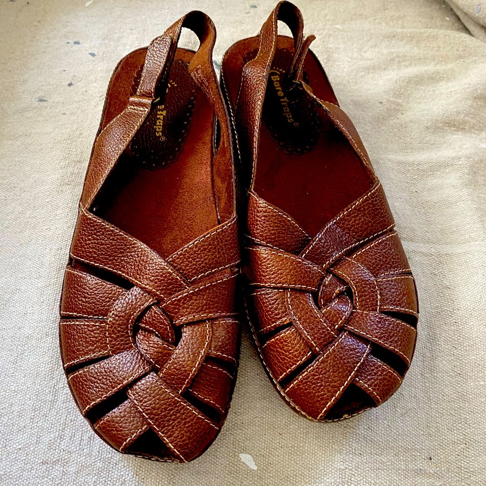 Brand new Bare traps brown sandal, size 11.